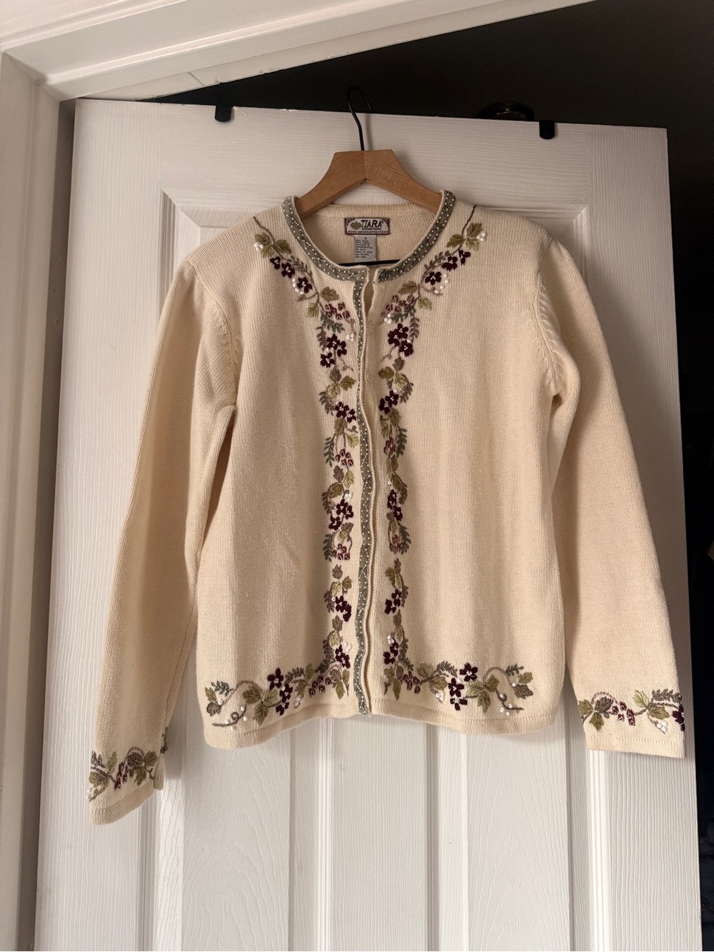 Tiara International Vintage Embroidered Cardigan EUC Small delicate beadwork